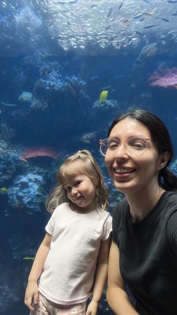 Leilah and Diana at the atlanta aquarium